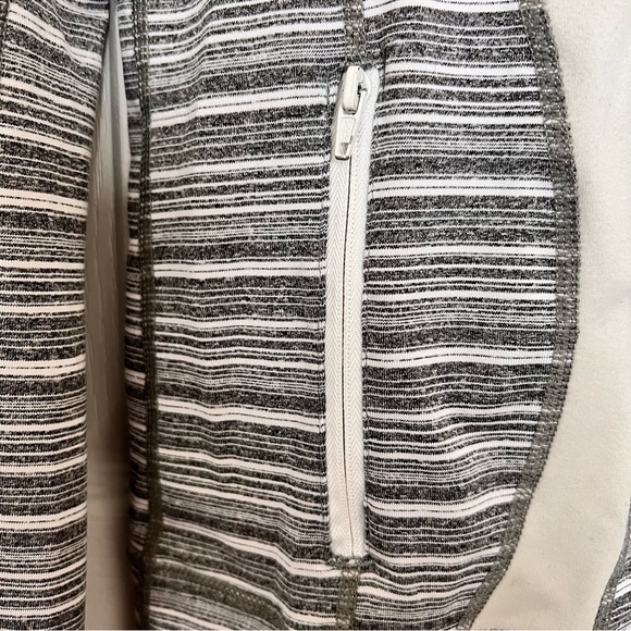 Lululemon Woman White Gray Striped Zipper Up Jacket Size 4 - Picture 14 of 16
